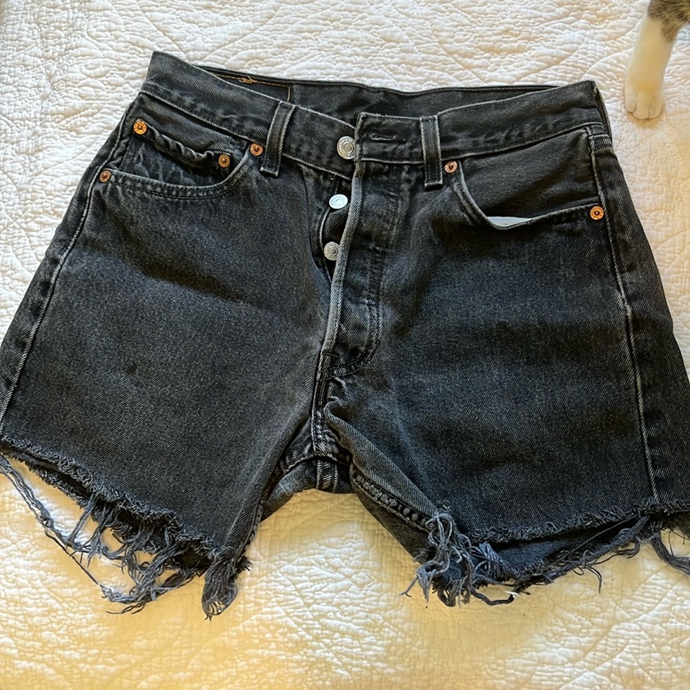 Women’s Levi 501 Jean Shorts, Black, W29 Size Small